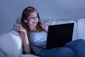 netflix-original-movies-girl-laptop