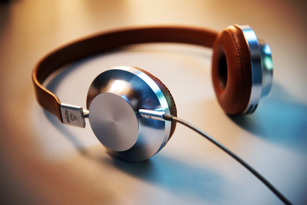 lee-campbell-albums-2020-spotify-headphones